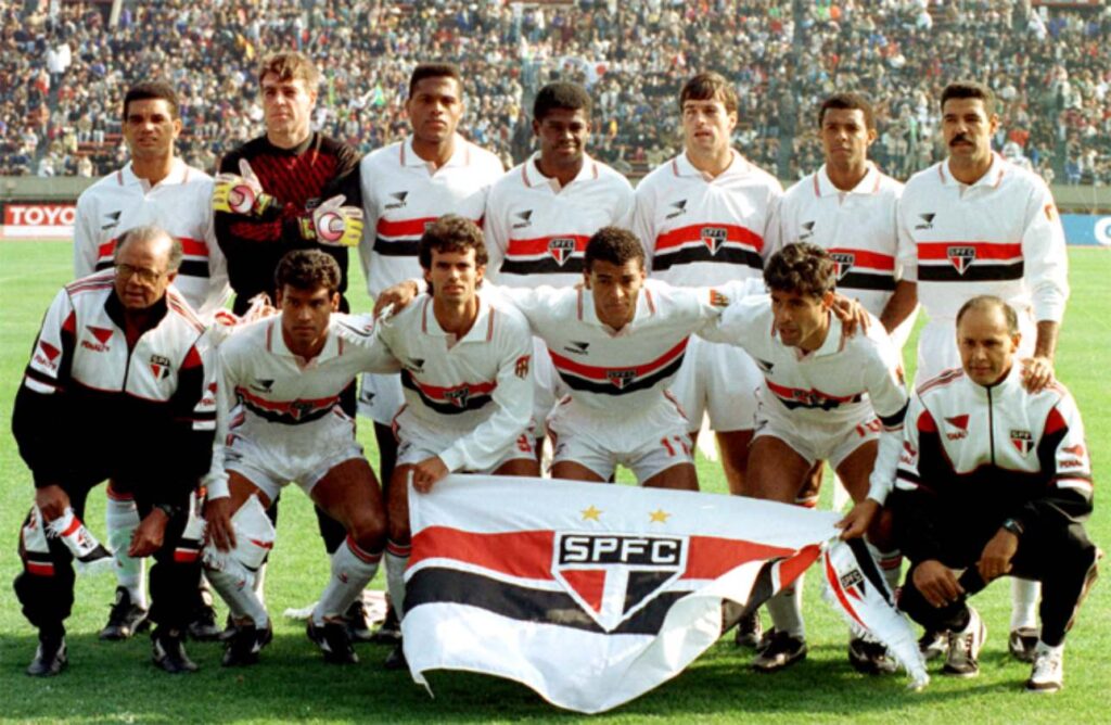 spfc92-1024x668 5 Camisas de Futebol dos Anos 90 que Todo Mundo Queria Ter