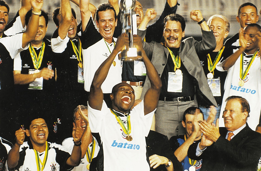 image-15 Jogos Memoráveis Entre Clubes Brasileiros nos Anos 90 e 2000